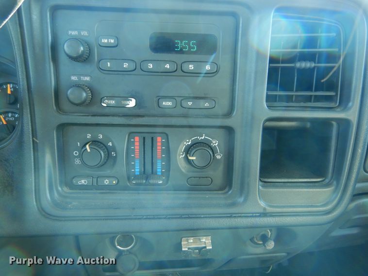 image for item DH2180 2003 Chevrolet Silverado 3500 Crew Cab utility bed pickup truck