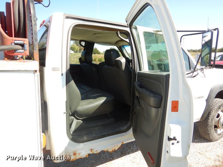 image for item DH2180 2003 Chevrolet Silverado 3500 Crew Cab utility bed pickup truck