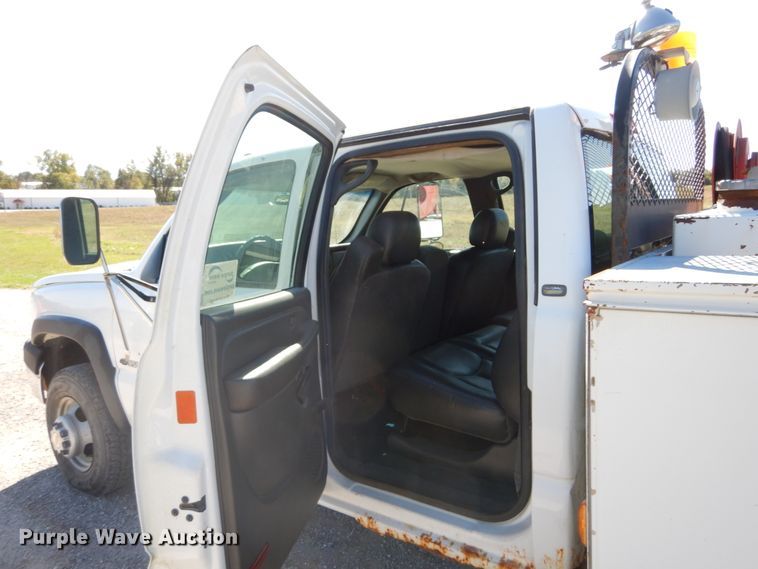 image for item DH2180 2003 Chevrolet Silverado 3500 Crew Cab utility bed pickup truck