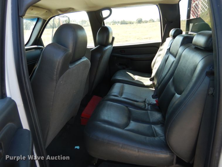 image for item DH2180 2003 Chevrolet Silverado 3500 Crew Cab utility bed pickup truck