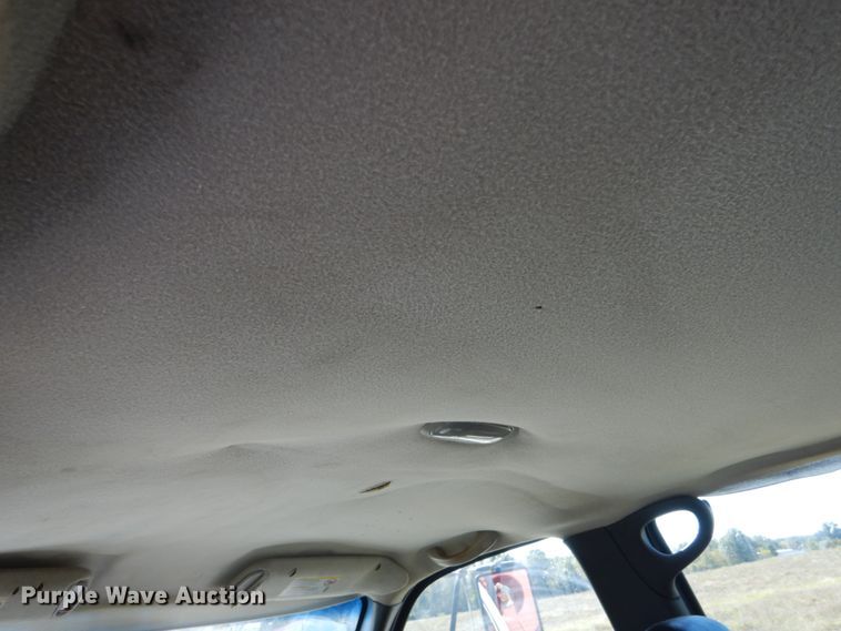 image for item DH2180 2003 Chevrolet Silverado 3500 Crew Cab utility bed pickup truck