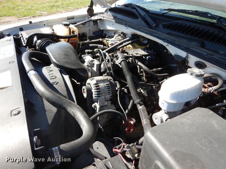 image for item DH2180 2003 Chevrolet Silverado 3500 Crew Cab utility bed pickup truck