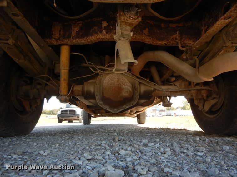 image for item DH2180 2003 Chevrolet Silverado 3500 Crew Cab utility bed pickup truck