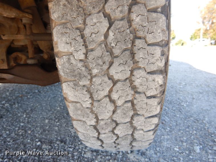 image for item DH2180 2003 Chevrolet Silverado 3500 Crew Cab utility bed pickup truck