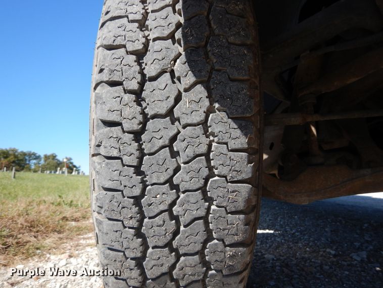 image for item DH2180 2003 Chevrolet Silverado 3500 Crew Cab utility bed pickup truck