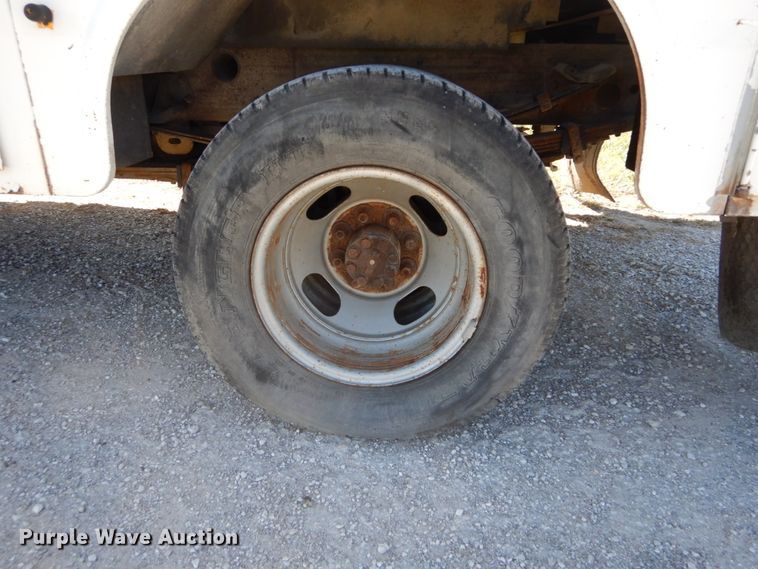 image for item DH2180 2003 Chevrolet Silverado 3500 Crew Cab utility bed pickup truck