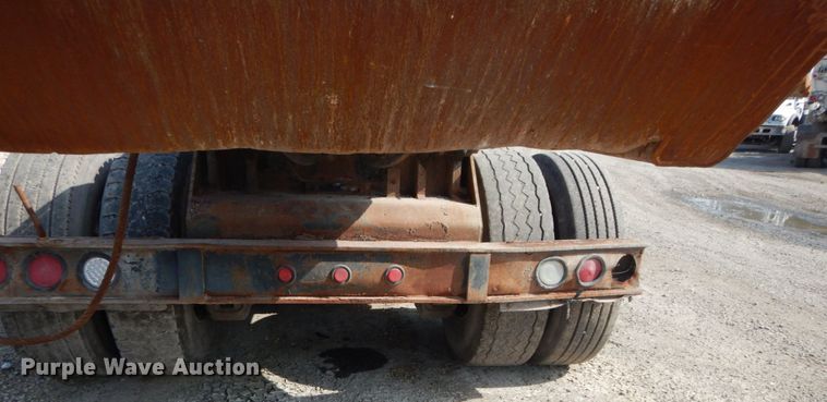 image for item DH2187 1999 Mack DM690S roll off container truck