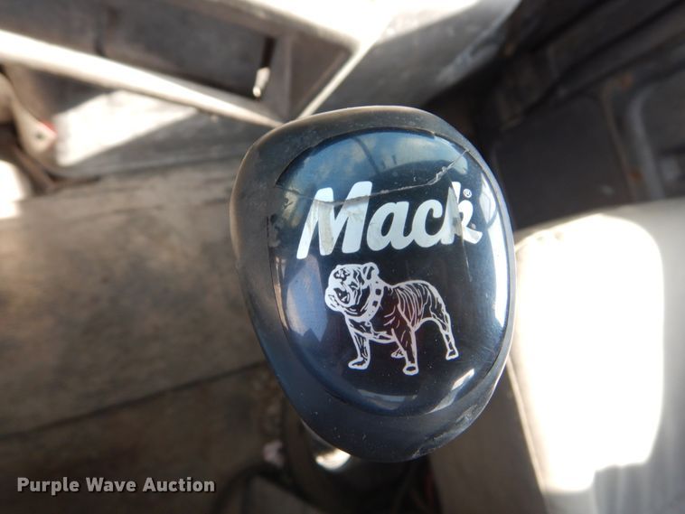 image for item DH2187 1999 Mack DM690S roll off container truck