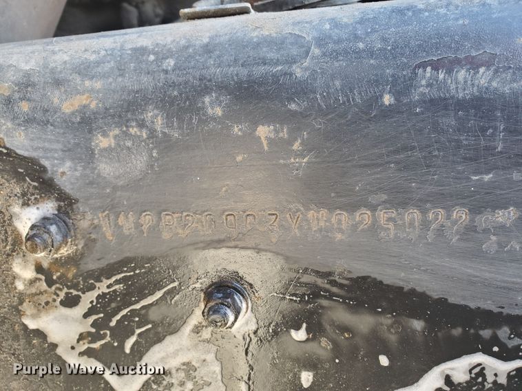 image for item DH2187 1999 Mack DM690S roll off container truck