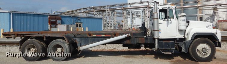 image for item DH2188 1999 Mack RD688S roll off container truck