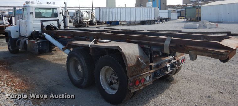 image for item DH2188 1999 Mack RD688S roll off container truck