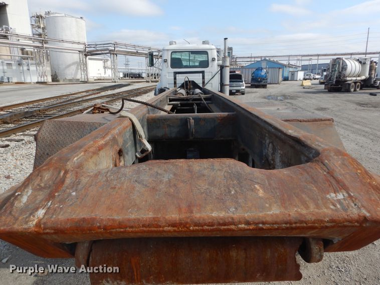 image for item DH2188 1999 Mack RD688S roll off container truck