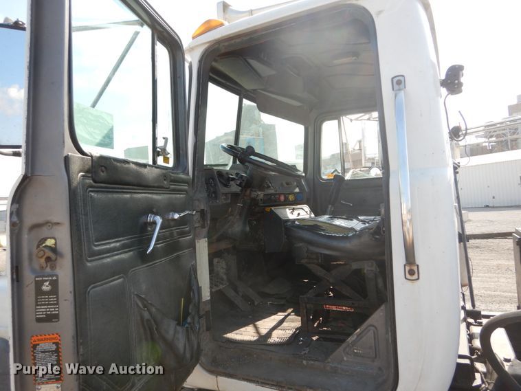 image for item DH2188 1999 Mack RD688S roll off container truck