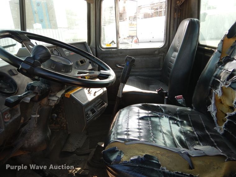 image for item DH2188 1999 Mack RD688S roll off container truck