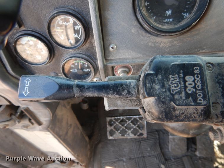 image for item DH2188 1999 Mack RD688S roll off container truck