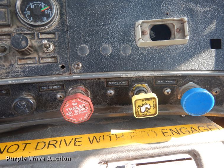 image for item DH2188 1999 Mack RD688S roll off container truck