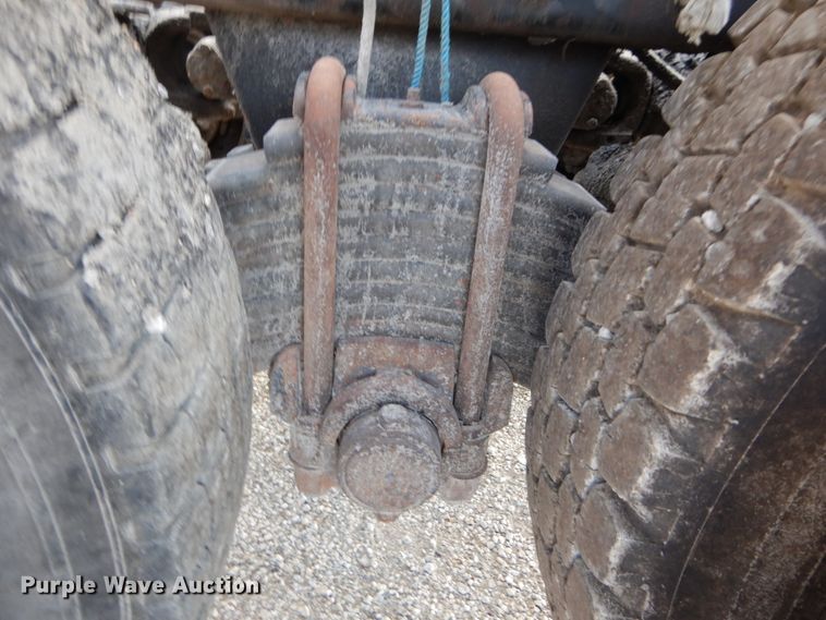 image for item DH2188 1999 Mack RD688S roll off container truck