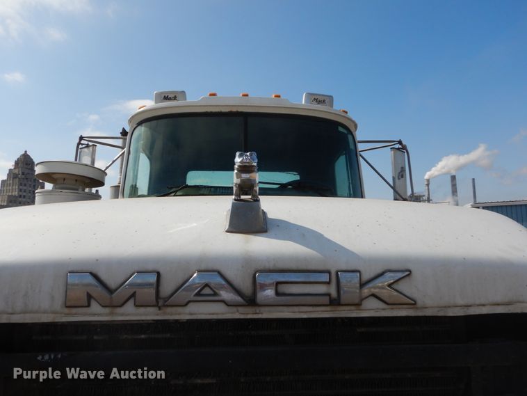 image for item DH2188 1999 Mack RD688S roll off container truck