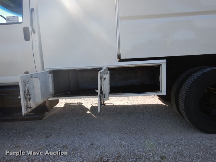 image for item DH2203 2004 GMC C6500 chipper truck