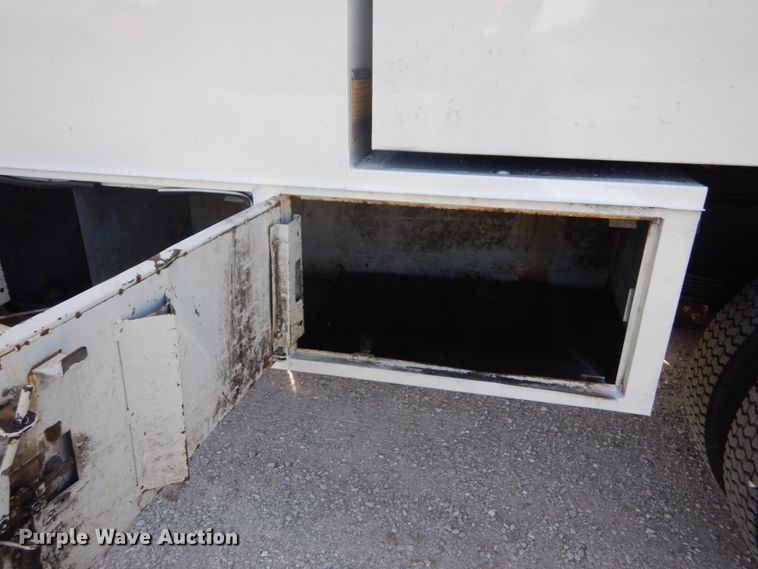 image for item DH2203 2004 GMC C6500 chipper truck