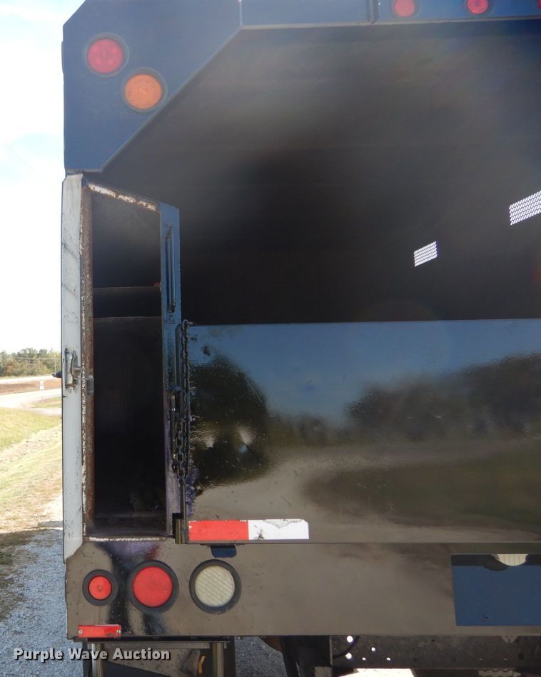 image for item DH2203 2004 GMC C6500 chipper truck