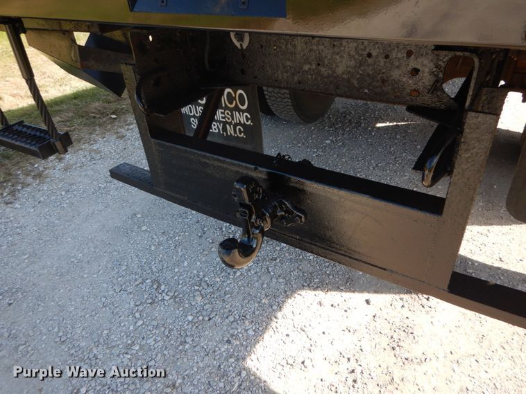 image for item DH2203 2004 GMC C6500 chipper truck