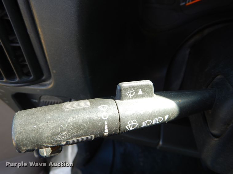 image for item DH2203 2004 GMC C6500 chipper truck