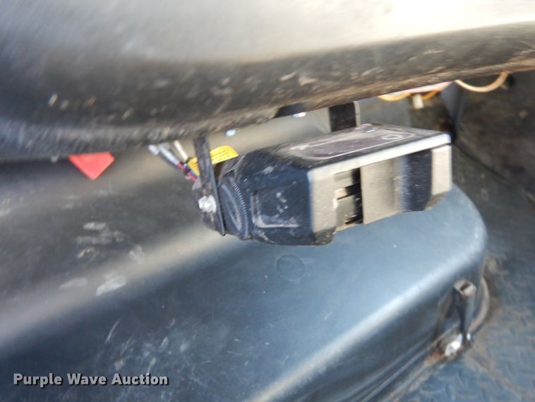 image for item DH2203 2004 GMC C6500 chipper truck