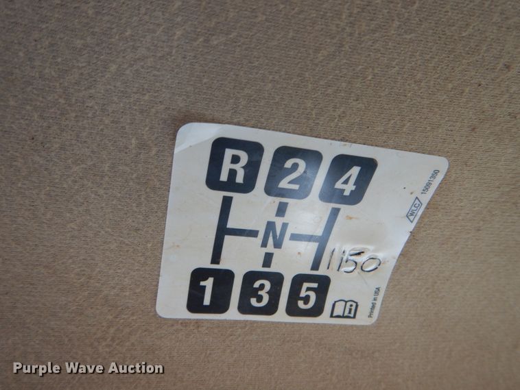 image for item DH2203 2004 GMC C6500 chipper truck