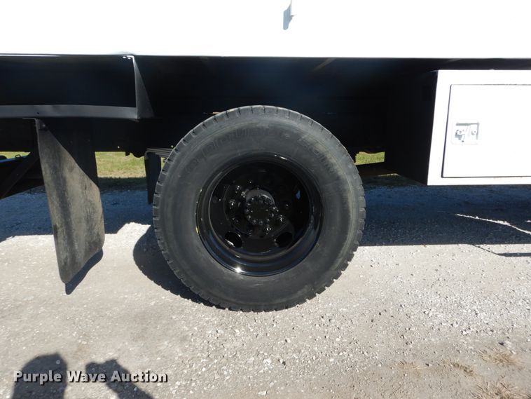 image for item DH2203 2004 GMC C6500 chipper truck