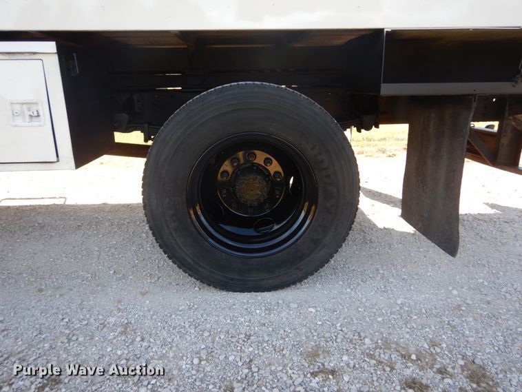 image for item DH2203 2004 GMC C6500 chipper truck