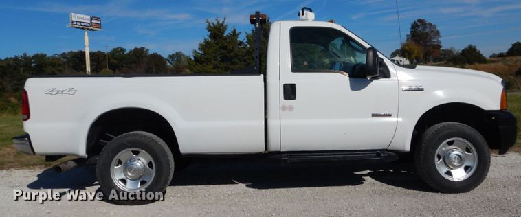 image for item DH2204 2006 Ford F250 Super Duty XL pickup truck