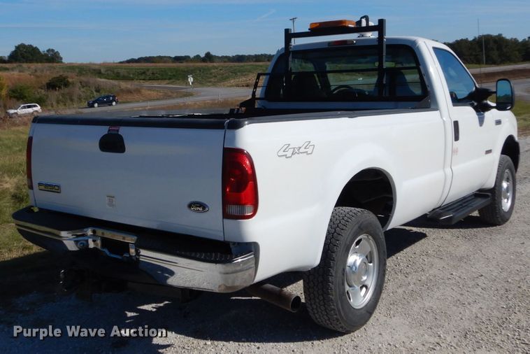 image for item DH2204 2006 Ford F250 Super Duty XL pickup truck