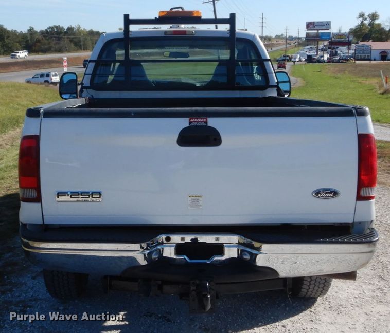 image for item DH2204 2006 Ford F250 Super Duty XL pickup truck