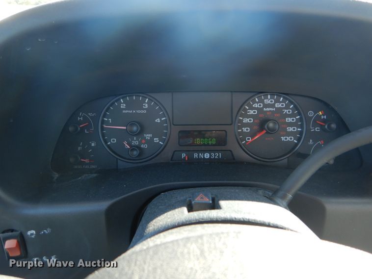 image for item DH2204 2006 Ford F250 Super Duty XL pickup truck