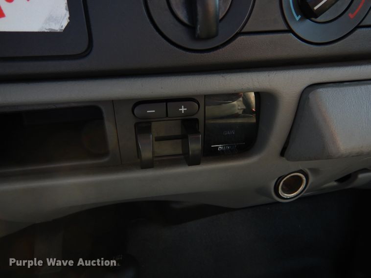 image for item DH2204 2006 Ford F250 Super Duty XL pickup truck