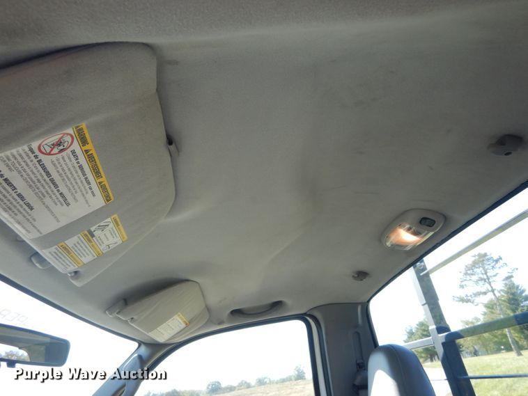 image for item DH2204 2006 Ford F250 Super Duty XL pickup truck