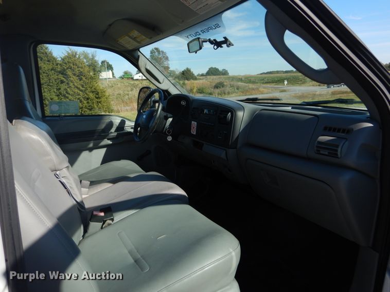 image for item DH2204 2006 Ford F250 Super Duty XL pickup truck