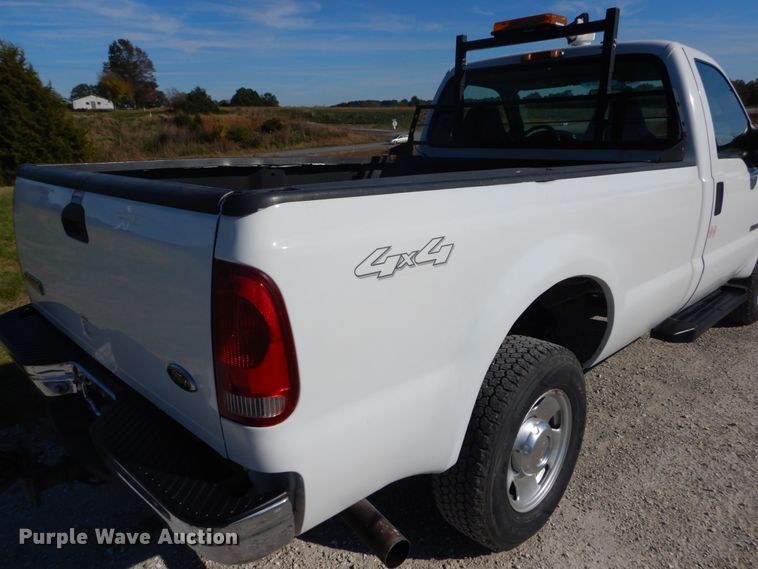 image for item DH2204 2006 Ford F250 Super Duty XL pickup truck