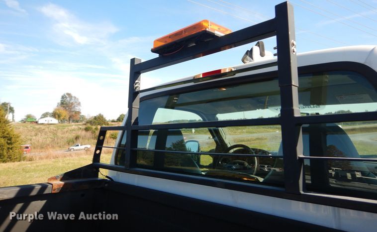 image for item DH2204 2006 Ford F250 Super Duty XL pickup truck