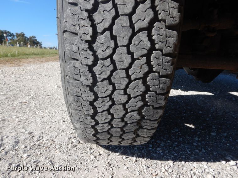 image for item DH2204 2006 Ford F250 Super Duty XL pickup truck