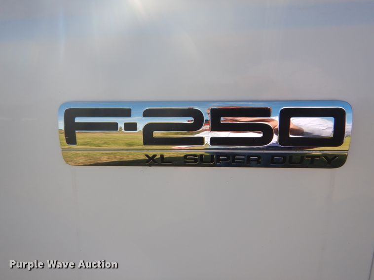 image for item DH2204 2006 Ford F250 Super Duty XL pickup truck