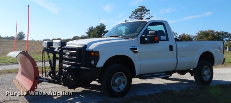 image for item DH2205 2009 Ford F350 Super Duty XL pickup truck
