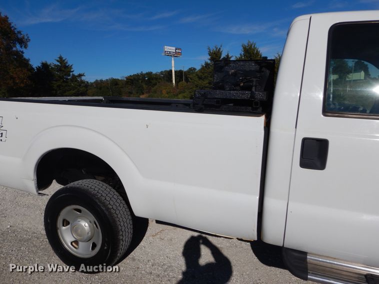 image for item DH2205 2009 Ford F350 Super Duty XL pickup truck
