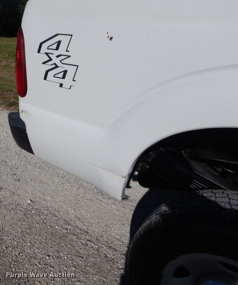 image for item DH2205 2009 Ford F350 Super Duty XL pickup truck