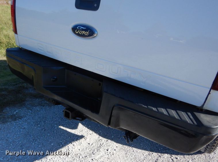 image for item DH2205 2009 Ford F350 Super Duty XL pickup truck