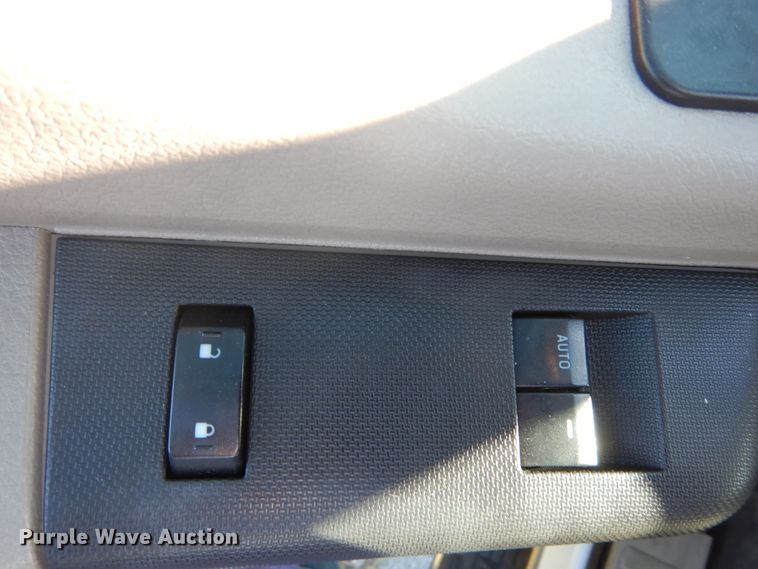 image for item DH2205 2009 Ford F350 Super Duty XL pickup truck