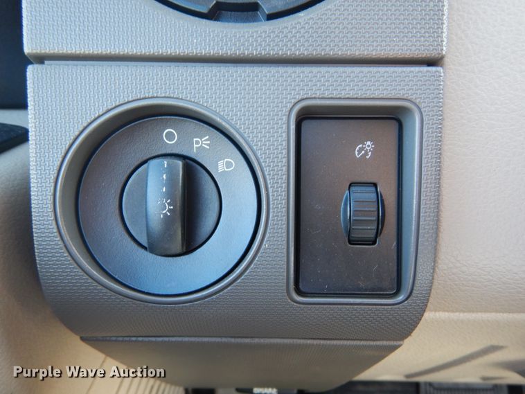 image for item DH2205 2009 Ford F350 Super Duty XL pickup truck