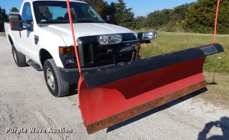 image for item DH2205 2009 Ford F350 Super Duty XL pickup truck