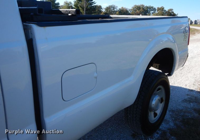 image for item DH2205 2009 Ford F350 Super Duty XL pickup truck